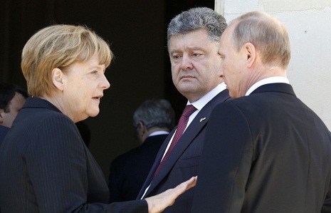 Putin in talks by phone with Merkel, Hollande, Poroshenko discusses Ukraine crisis